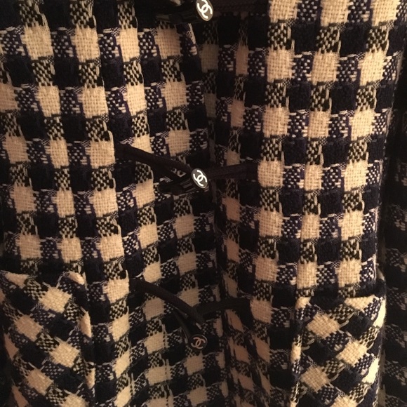 Authentic NWOT Chanel jacket. - Picture 4 of 8